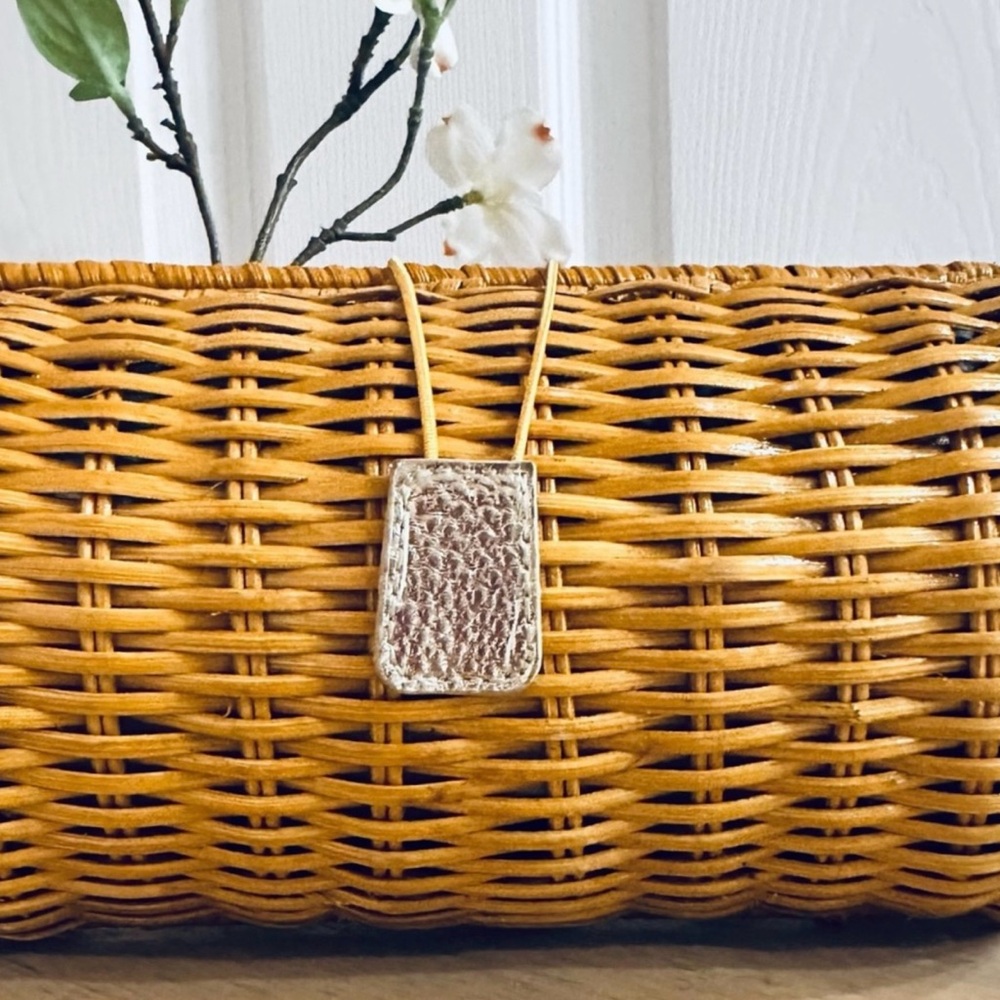LILLY PULITZER ~ natural wicker woven clutch w/signature colorful LILLY lining - Picture 7 of 8